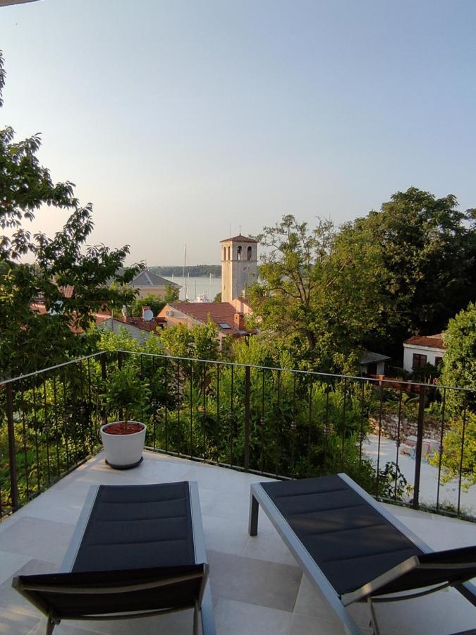 Apartvilla Castropola Екстер'єр фото